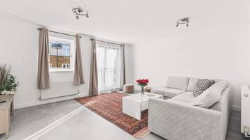 Télévision, chaßne hi-fi, espaces bureaux