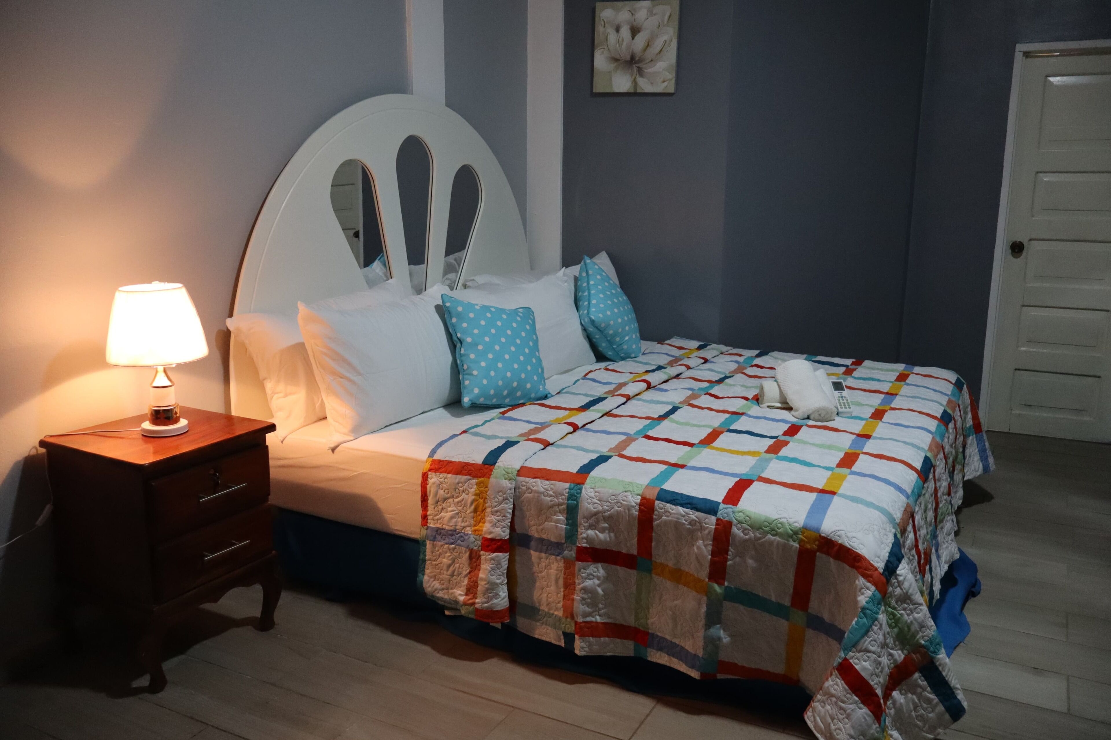 5 bedrooms, free WiFi, bed sheets, wheelchair access