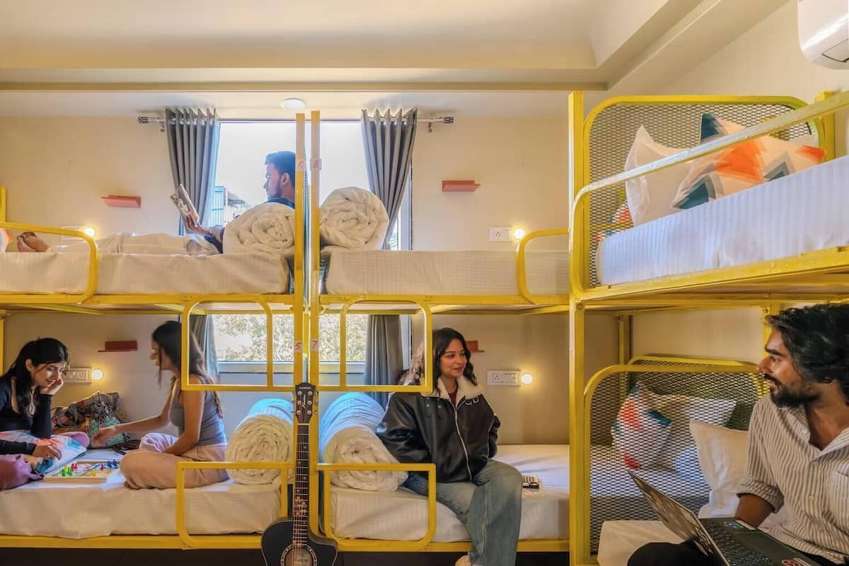 Deluxe 8 Bed Mixed Dorm