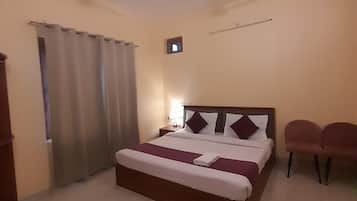 Espacio para trabajar con laptop y camas plegables/adicionales