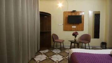 Apartamento luxo, 4 quartos, ar-condicionado | Espaço de trabalho para notebook, camas extras/dobráveis (sobretaxa)