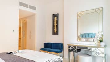 Cortinas blackout, tabla de planchar con plancha y wifi gratis