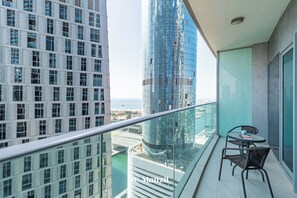 Luxury Apartment, Sea View | Balcony - Manzil - 2BR in Dubai Marina w Sea View (Dubai)