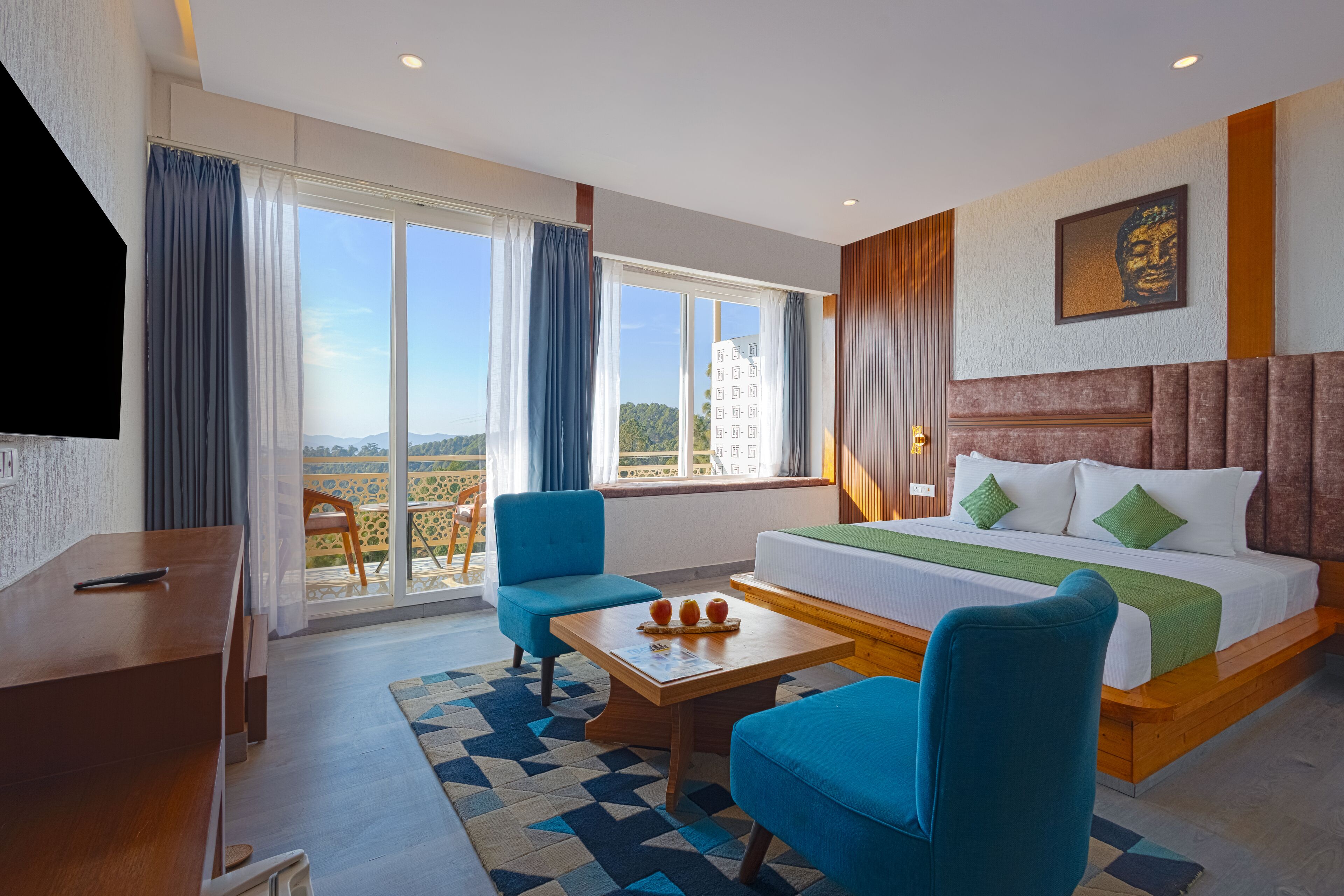 Valley View Classic Room with Balcony | Free WiFi