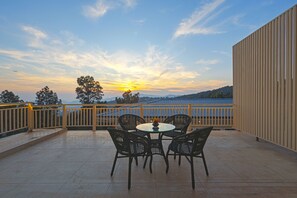 Valley View Premier Room with Terrace | Ristorazione all'aperto