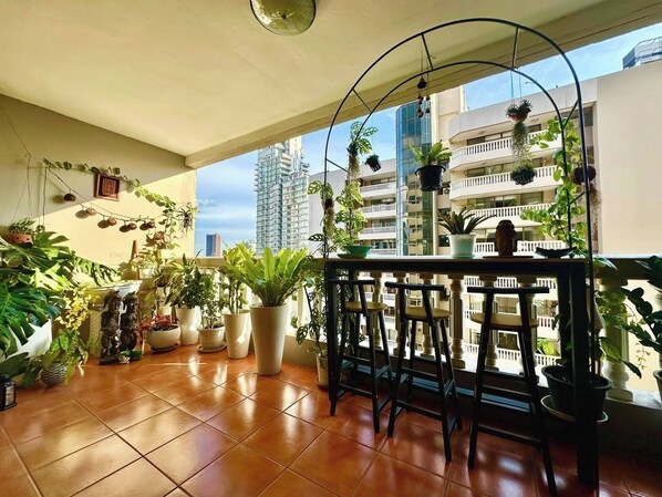 Room, 1 Bedroom, Smoking | Outdoor dining - Room-pigcat Room Near Em District & BTS (Bangkok)