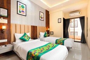 Iron/ironing board - Treebo Himalayan Homestay (Pune)