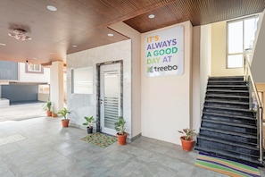 Staircase - Treebo Himalayan Homestay (Pune)