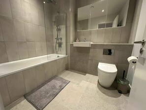 Shower, hair dryer - Victoria Riverside Retreat | 2BR Retreat (Greater Manchester)
