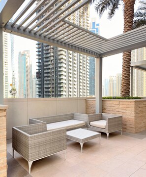 Interior - Modern 1BR Forte Near Burj & Mall (Dubai)