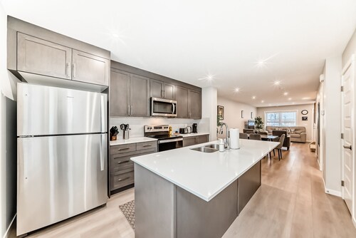 Amazing 2-bedroom house in cool Calgary neighborhood perfect for relaxing