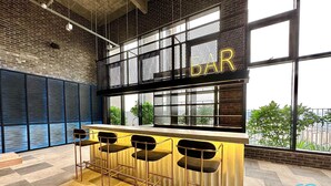 Lounge - Millerz Square by Mana Mana (Kuala Lumpur)