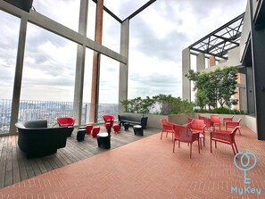 Outdoor pool - Millerz Square by Mana Mana (Kuala Lumpur)