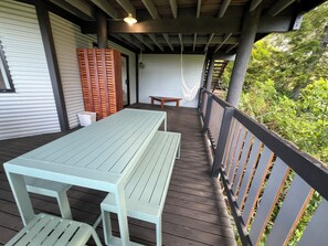 Outdoor dining - Luxview Lodge - mountain stay, spectacular views (Mudgeeraba)