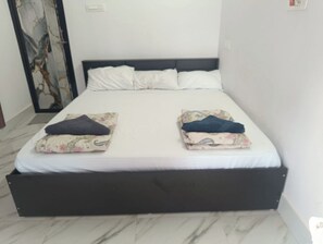 笔记本电脑工作区、免费 WiFi