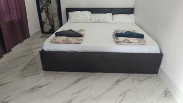 Laptop workspace, free WiFi