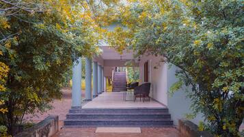 Cottage, Garden View