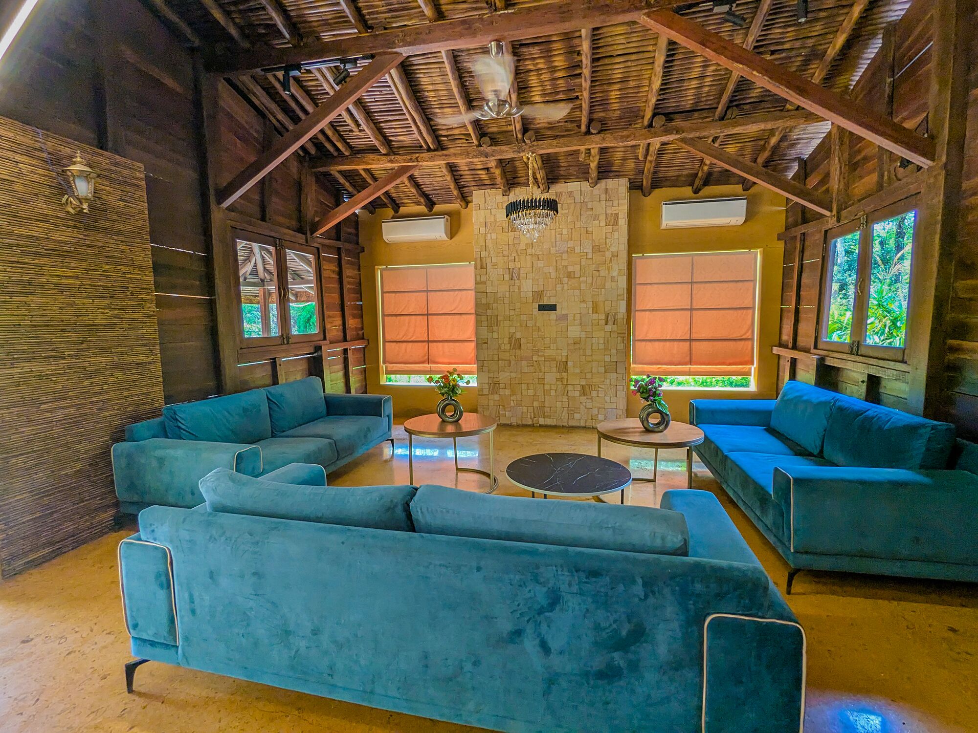 Coin salon dans le hall