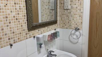 Shared Dormitory, 1 Bedroom | Bathroom
