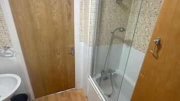 Shared Dormitory, 1 Bedroom | Bathroom