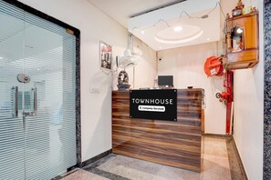 House | Meja sambut tetamu