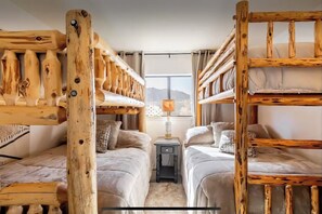 4 bedrooms, WiFi, bed sheets