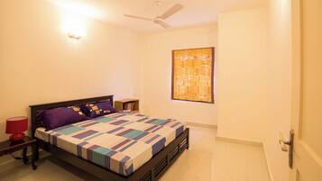 Iron/ironing board, WiFi, bed sheets