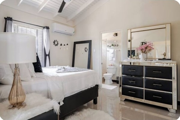 2 soverom, strykejern/-brett, wi-fi og sengetøy