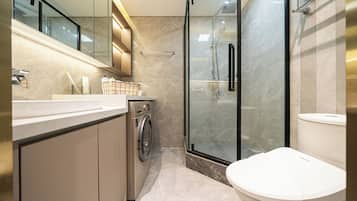 Apartment | Bilik Mandi | Pancuran mandi, kelengkapan dandanan diri percuma, pengering rambut