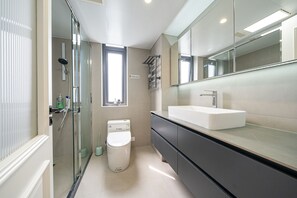 Elite Apartment | Bilik Mandi | Pancuran mandi, hulu semburan mandi hujan 