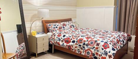 2 bedrooms, internet, bed sheets