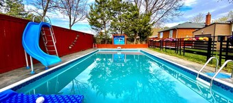 Peaceful 1-bedroom house with AC in Richmond Hill