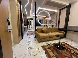 Room - The Hotel Emerald (Nandapur)