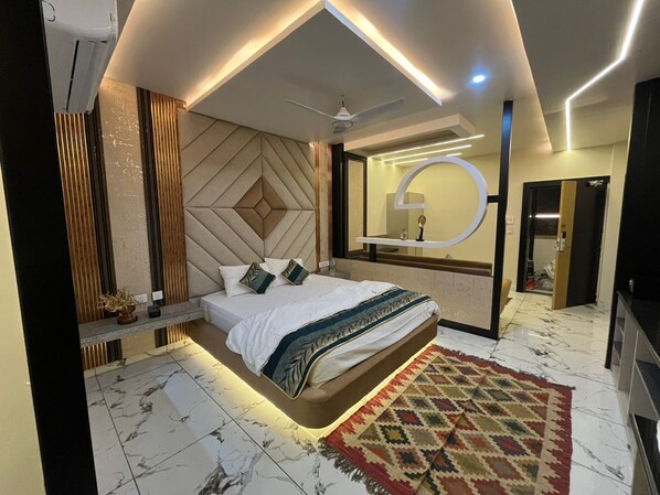 Room - The Hotel Emerald (Nandapur)