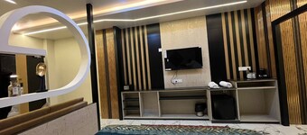 The Hotel Emerald