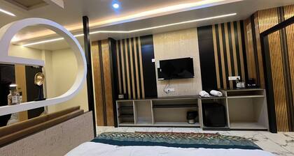 The Hotel Emerald