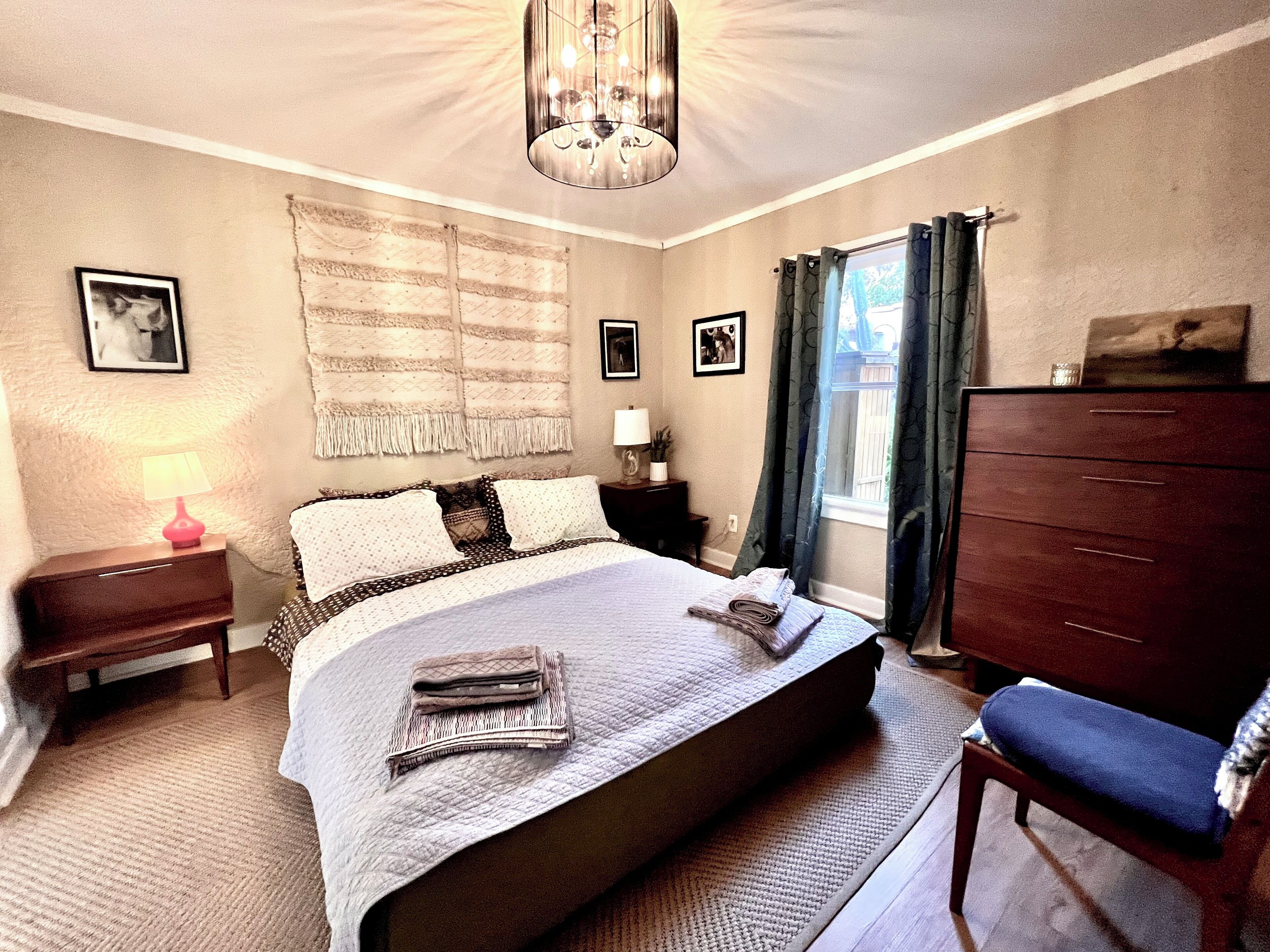 2 chambres, fer et planche à repasser, accès Internet, draps fournis