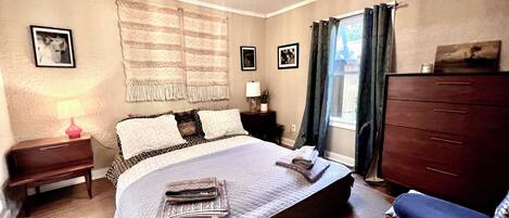 2 chambres, fer et planche à repasser, accès Internet, draps fournis