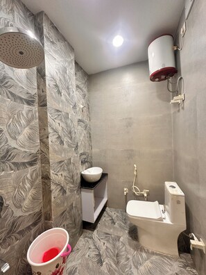 Family Triple Room | Bathroom | Shower, towels - Hotel R.K Palace  (Vrindavan)