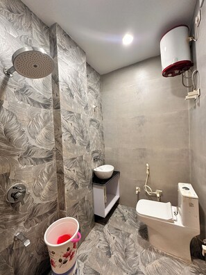 Bathroom - Hotel R.K Palace  (Vrindavan)