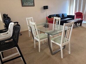 Dining - Beautiful two bedrooms apartment with free parking (Perth)