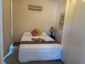 2 bedrooms, Internet - Beautiful two bedrooms apartment with free parking (Perth)