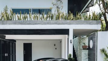 Parkir mandiri gratis