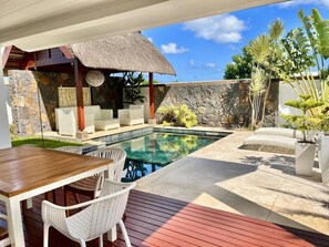Pool - Superb upscale villa in Grand Baie in a gated community (Grand Baie)