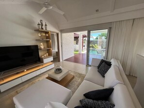 Living area - Superb upscale villa in Grand Baie in a gated community (Grand Baie)
