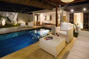 Pool - Superb upscale villa in Grand Baie in a gated community (Grand Baie)
