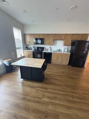 Private kitchen - 2bed2bath Apartment Located In Downtown Baltimor Area Nice & Cozy (Baltimore)