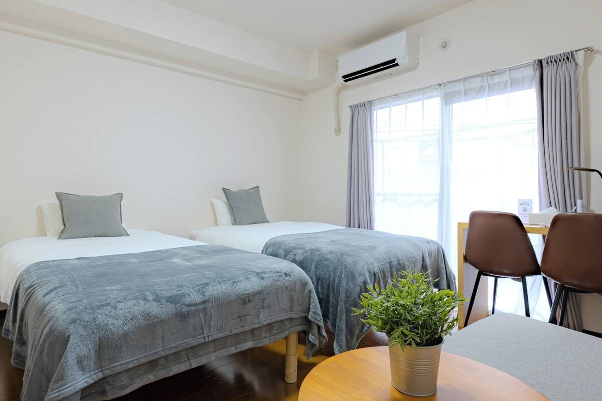 Iron/ironing board, free WiFi, bed sheets