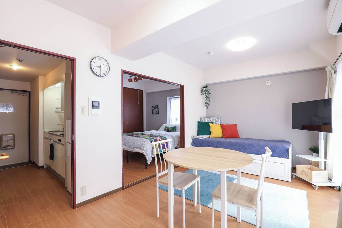 Iron/ironing board, free WiFi, bed sheets