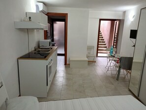 1 bedroom, iron/ironing board, travel cot, free WiFi - Beautiful studio apartment with all the comforts just a stone's throw from the sea (Torre Delle Stelle (Maracalagonis))